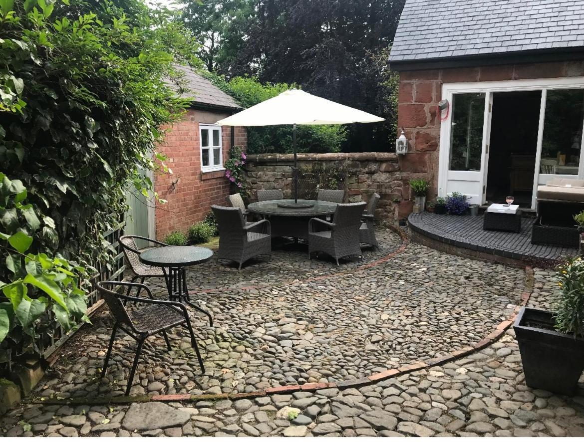 Pear Tree Cottage Courtyard Shrewsbury Exterior photo