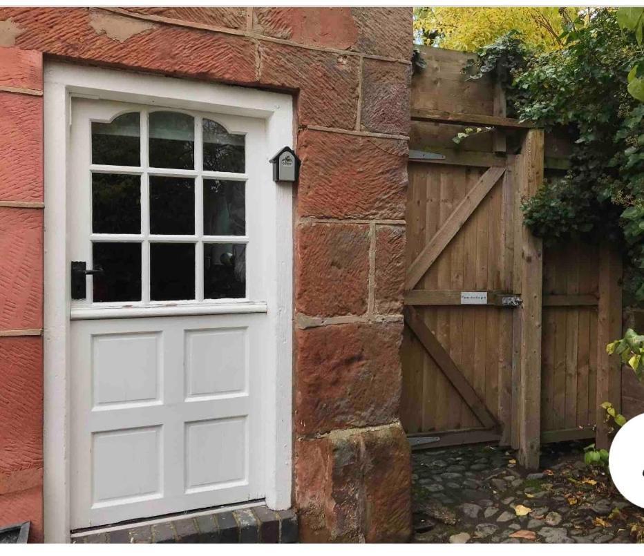 Pear Tree Cottage Courtyard Shrewsbury Exterior photo