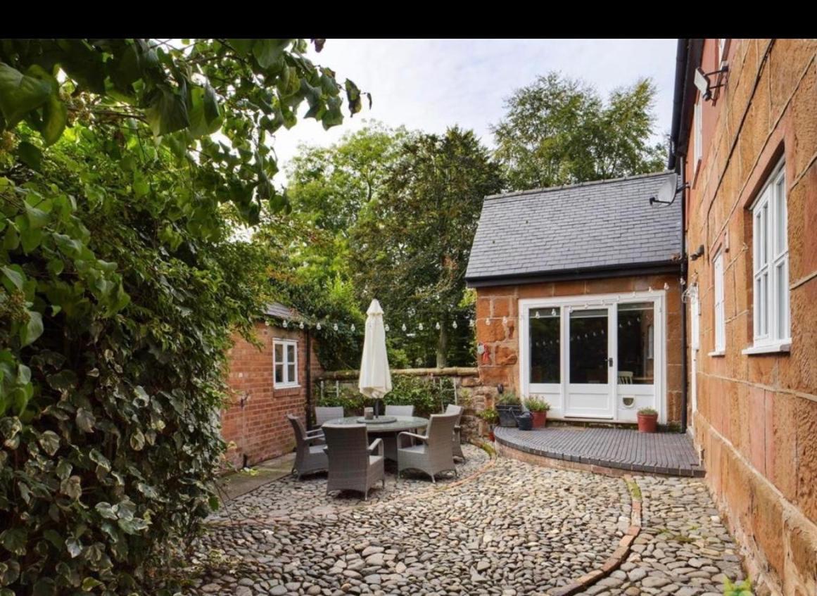 Pear Tree Cottage Courtyard Shrewsbury Exterior photo