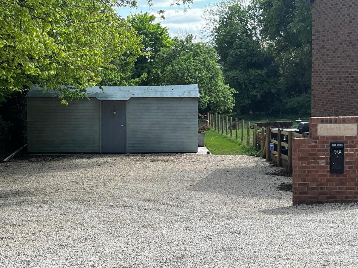Pear Tree Cottage Courtyard Shrewsbury Exterior photo